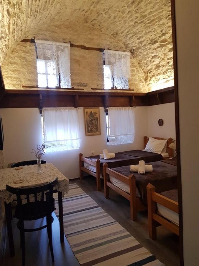 Konaku Guest House Gjirokastër Exterior foto